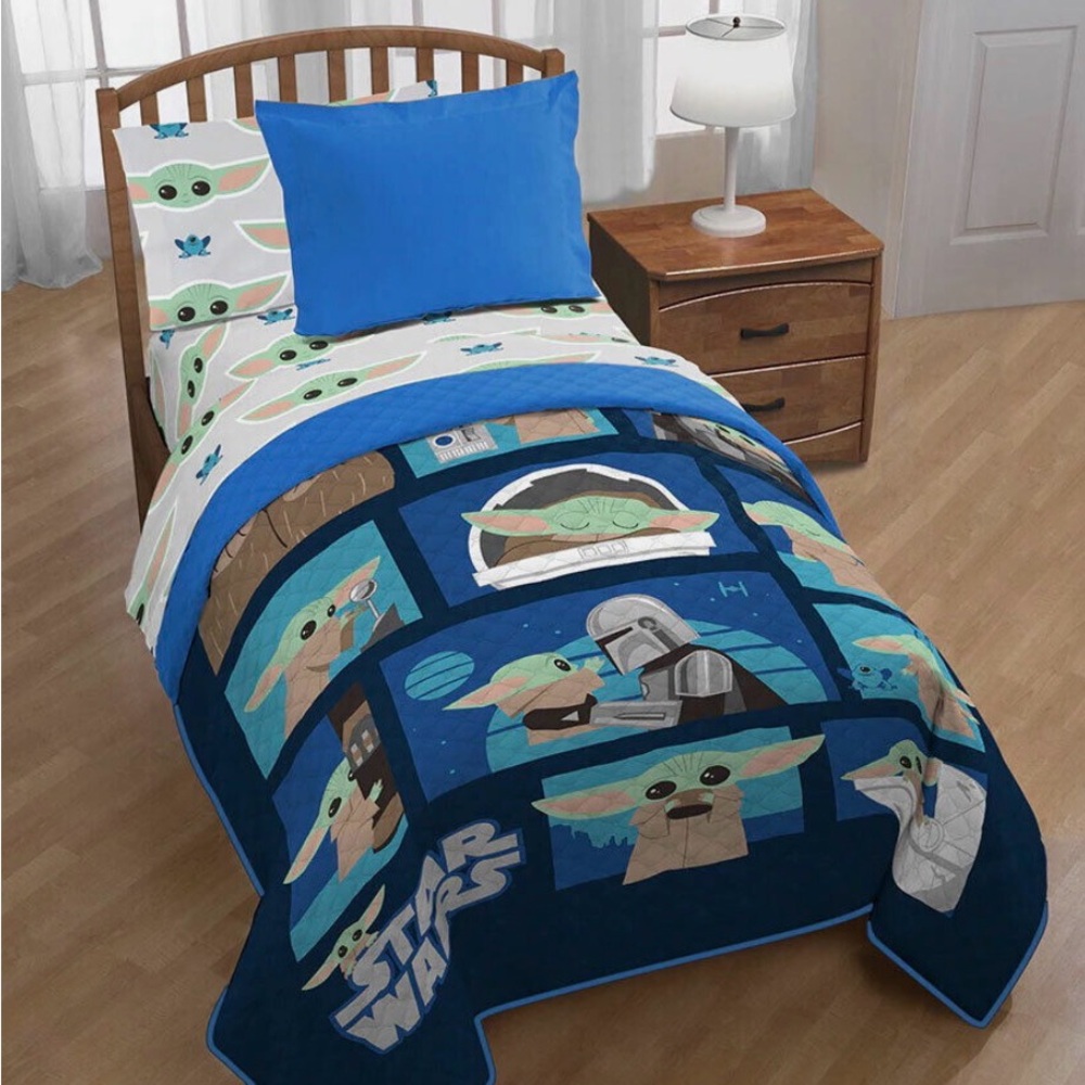 STAR WARS Mandalorian Blue Quilted Bedspread & Sham Set